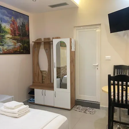 Sense Apts * تيرانا