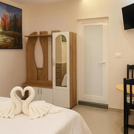 Sense Apts تيرانا