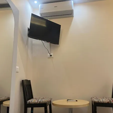 Sense Apts 티라나